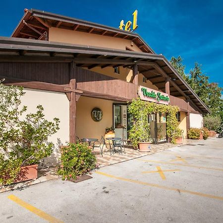 La Vecchia Fattoria Hotel Loreto Exterior foto