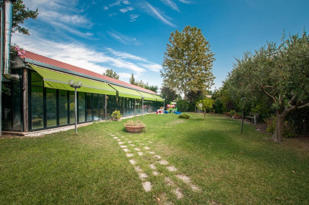 La Vecchia Fattoria Hotel Loreto Exterior foto