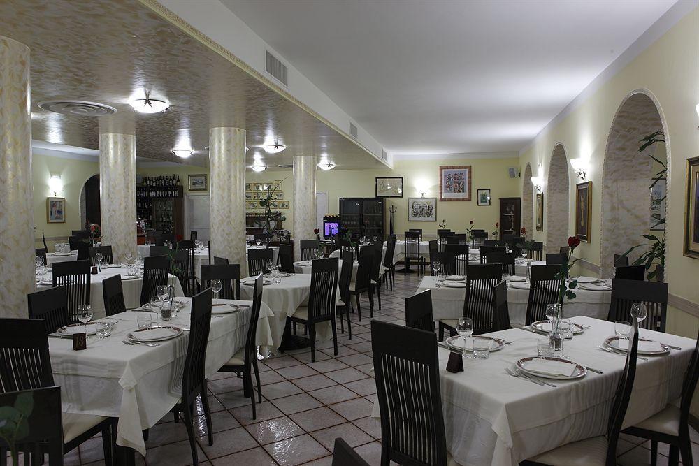 La Vecchia Fattoria Hotel Loreto Exterior foto
