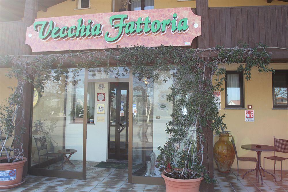 La Vecchia Fattoria Hotel Loreto Exterior foto