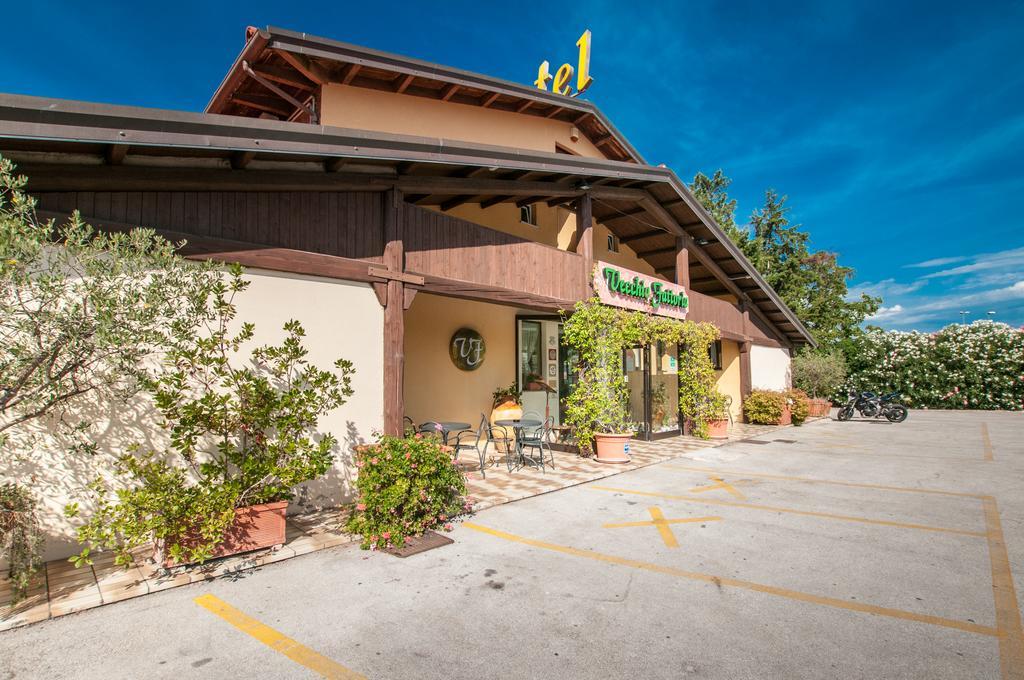 La Vecchia Fattoria Hotel Loreto Exterior foto