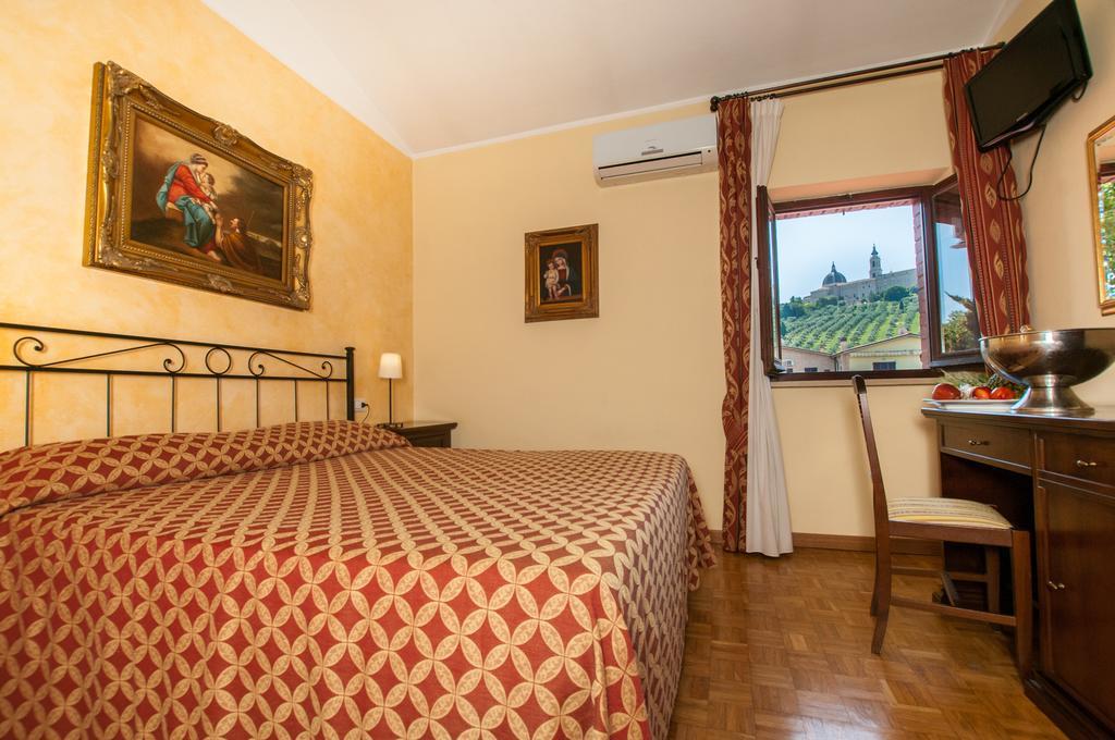 La Vecchia Fattoria Hotel Loreto Exterior foto