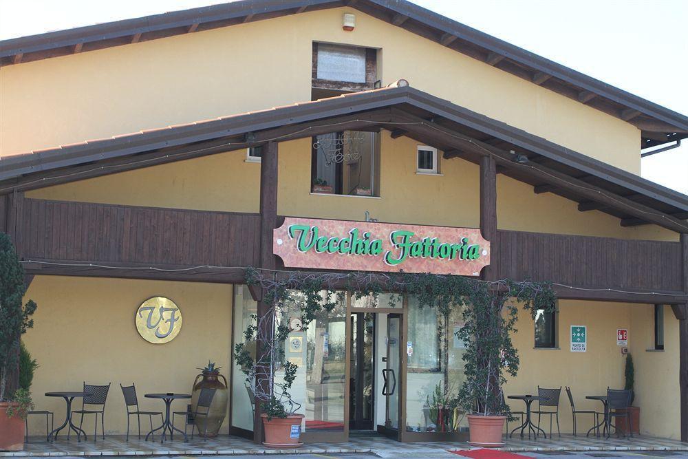 La Vecchia Fattoria Hotel Loreto Exterior foto